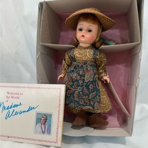 Madame Alexander original ANNE AT THE STATION #260417 . Original box .
